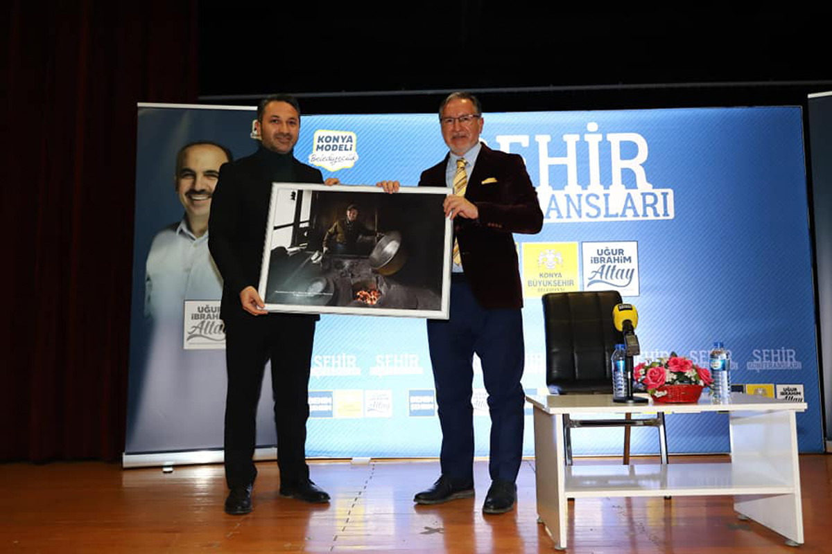 Ereğli’de ünlü ilahiyatçı Prof. Dr. Mustafa Karataş, “Hz. Peygamber ve Sevgi Medeniyeti” konulu konferans gerçekleştirildi