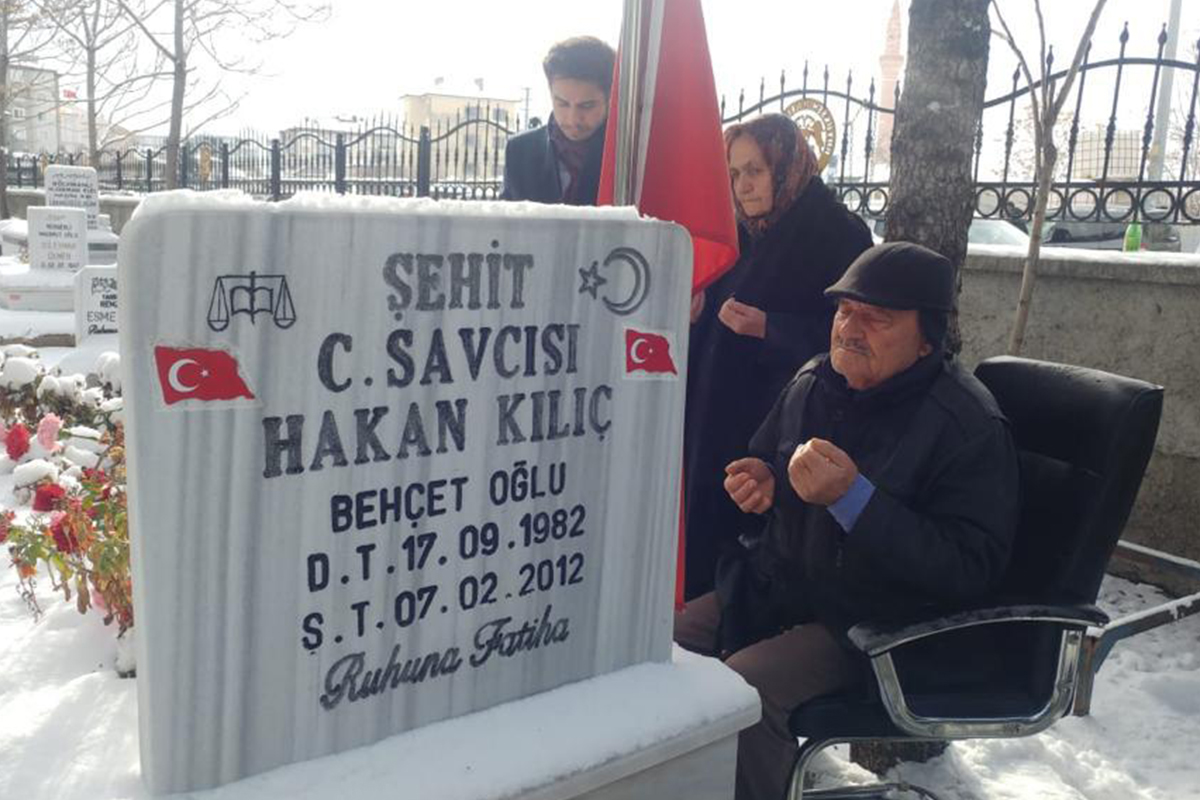 Şehit Cumhuriyet Savcısı Hakan Kılıç şehadetinin 11. yılında mezarı başında anıldı