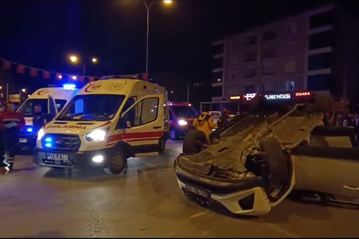Ereğli’de kamyonet ile otomobil çarpıştı, 1 kişi ağır yaralandı